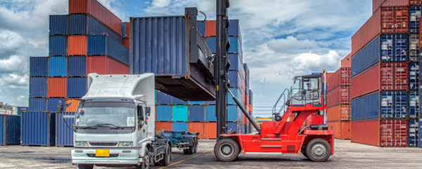 貨物運(yùn)輸保險(xiǎn)應(yīng)該由誰(shuí)來(lái)購(gòu)買(mǎi)？